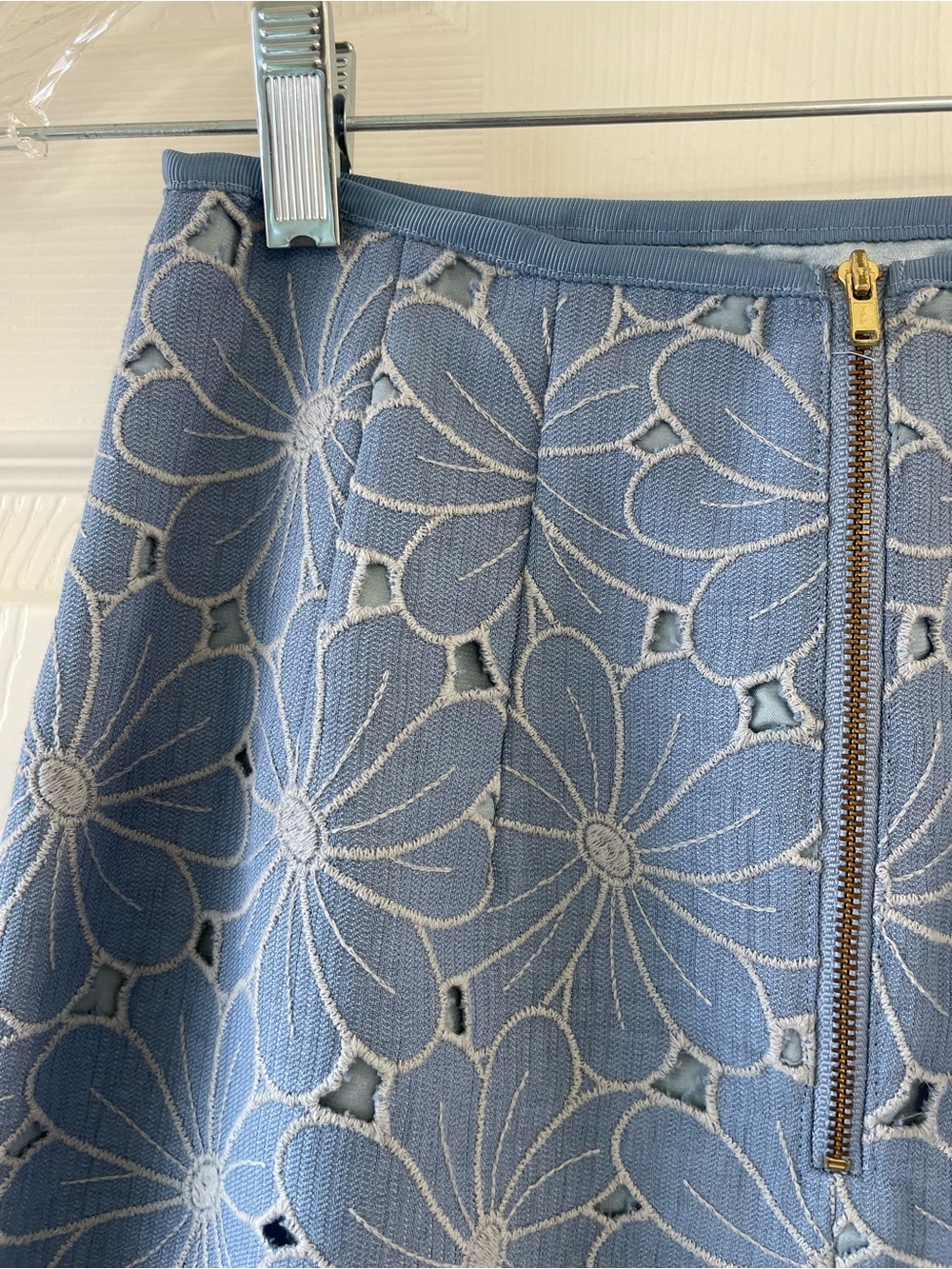 Apuweiser Riche Blue and White Floral Embroidered Lace Pencil Skirt Size 0 XXS - Picture 7 of 11